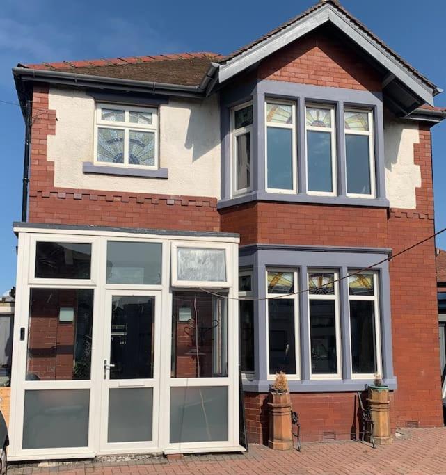 Family Holiday Home Blackpool Bagian luar foto