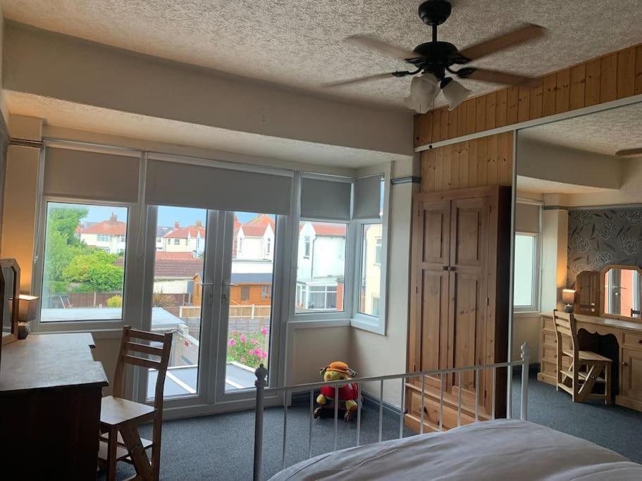 Family Holiday Home Blackpool Bagian luar foto