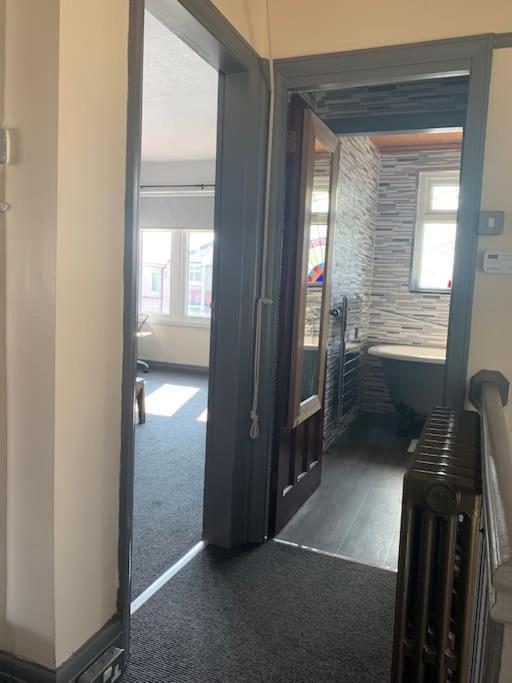 Family Holiday Home Blackpool Bagian luar foto
