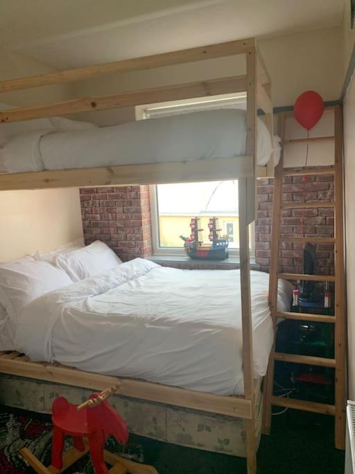 Family Holiday Home Blackpool Bagian luar foto
