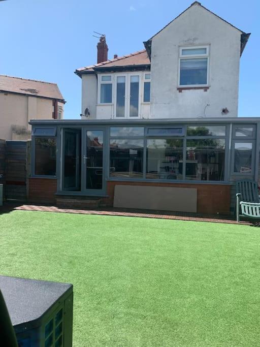 Family Holiday Home Blackpool Bagian luar foto