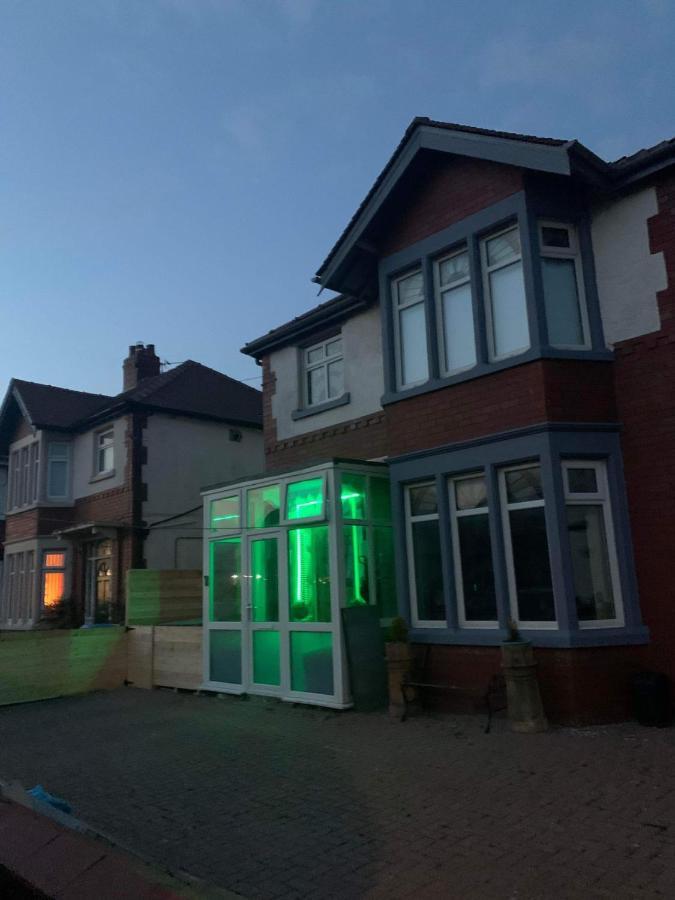 Family Holiday Home Blackpool Bagian luar foto